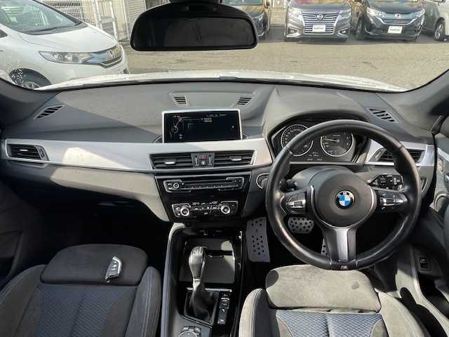 ＢＭＷ Ｘ１ xDrive 20i Mスポーツ 青森県 2016(平28)年 3.4万km アルピンホワイトⅢ Mスポーツ/Fスポイラー/記録簿５枚/純正１８ＡＷ/衝突軽減ブレーキ/純正ＨＤＤナビ/バックモニター/ＬＥＤヘッドライト/電動リアゲート/新車時保証書/取扱説明書