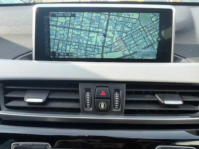 ＢＭＷ Ｘ１ xDrive 20i Mスポーツ 青森県 2016(平28)年 3.4万km アルピンホワイトⅢ Mスポーツ/Fスポイラー/記録簿５枚/純正１８ＡＷ/衝突軽減ブレーキ/純正ＨＤＤナビ/バックモニター/ＬＥＤヘッドライト/電動リアゲート/新車時保証書/取扱説明書