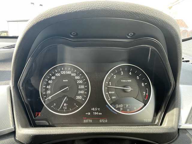 ＢＭＷ Ｘ１ xDrive 20i Mスポーツ 青森県 2016(平28)年 3.4万km アルピンホワイトⅢ Mスポーツ/Fスポイラー/記録簿５枚/純正１８ＡＷ/衝突軽減ブレーキ/純正ＨＤＤナビ/バックモニター/ＬＥＤヘッドライト/電動リアゲート/新車時保証書/取扱説明書