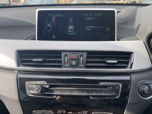 ＢＭＷ Ｘ１ xDrive 20i Mスポーツ 青森県 2016(平28)年 3.4万km アルピンホワイトⅢ Mスポーツ/Fスポイラー/記録簿５枚/純正１８ＡＷ/衝突軽減ブレーキ/純正ＨＤＤナビ/バックモニター/ＬＥＤヘッドライト/電動リアゲート/新車時保証書/取扱説明書