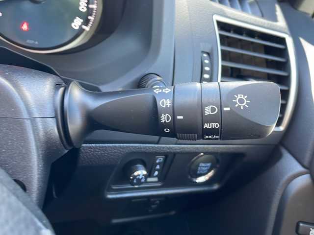 トヨタ ランドクルーザー プラド TX-L 70thアニバーサリーLTD 静岡県 2022(令4)年 2.3万km ホワイトパールクリスタルシャイン アルパインナビ/・フルセグTV/・FM/AM/・CD/DVD/・Bluetooth/・SD/・USB/・HDMI/・Apple Car Play/・Android Auto/主要装備/・サンルーフ/・ＥＴＣ/・茶革シート/・バックカメラ/・追従機能付クルコン/・オートハイビーム/・サイドカーテンエアバッグ/・前席パワーシート/・前席シートヒーター＆ベンチレーション/・ＭＴモード付ＡＴ/・プリクラッシュセーフティ/・クリアランスソナー/・車線逸脱警報