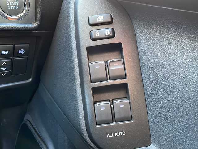 トヨタ ランドクルーザー プラド TX-L 70thアニバーサリーLTD 静岡県 2022(令4)年 2.3万km ホワイトパールクリスタルシャイン アルパインナビ/・フルセグTV/・FM/AM/・CD/DVD/・Bluetooth/・SD/・USB/・HDMI/・Apple Car Play/・Android Auto/主要装備/・サンルーフ/・ＥＴＣ/・茶革シート/・バックカメラ/・追従機能付クルコン/・オートハイビーム/・サイドカーテンエアバッグ/・前席パワーシート/・前席シートヒーター＆ベンチレーション/・ＭＴモード付ＡＴ/・プリクラッシュセーフティ/・クリアランスソナー/・車線逸脱警報