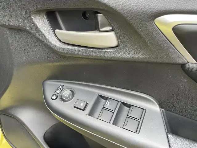 ホンダ フィット 13G Sパッケージ 静岡県 2014(平26)年 7.9万km アトラクトイエローパール 純正メーカーナビ/フルセグTV/DVD/CD/USB/Bluetooth/バックカメラ/純正エアロ/純正15インチアルミホイール/ビルトインETC/LEDライト/スマートキー2個/プッシュスタート/新車時保証書/取扱説明書