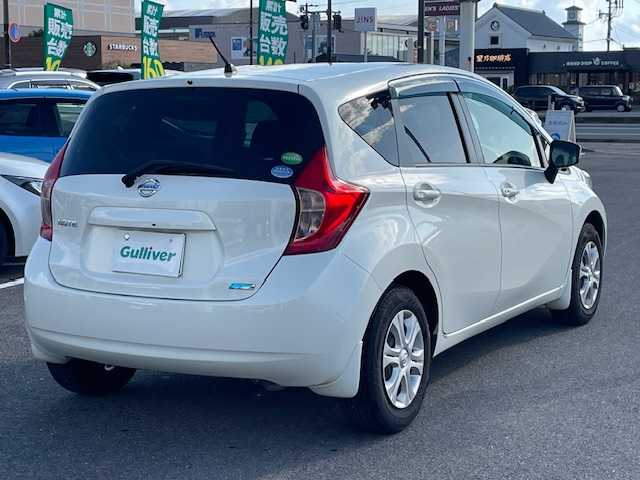 日産 ノート X 長崎県 2016(平28)年 3.8万km ブリリアントホワイトパール プッシュスタート/社外SDナビ/CD/DVD/ワンセグTV/エマージェンシーブレーキ/ドライブレコーダー/ウィンカーミラー/キセノンライト/スマートキー×2/ETC