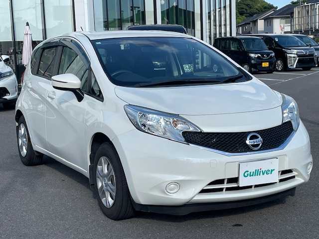 日産 ノート X 長崎県 2016(平28)年 3.8万km ブリリアントホワイトパール プッシュスタート/社外SDナビ/CD/DVD/ワンセグTV/エマージェンシーブレーキ/ドライブレコーダー/ウィンカーミラー/キセノンライト/スマートキー×2/ETC