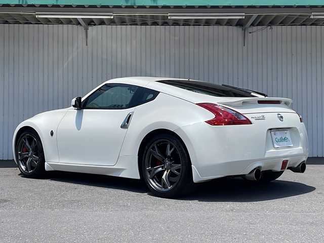 日産 フェアレディ Ｚ 40thアニバーサリー 長野県 2010(平22)年 5.4万km ブリリアントホワイトパール 純正メーカーHDDナビ/CD/ DVD/HDD/フルセグTV/バックカメラ/ハーフレザーシート/ビルドインETC/純正19インチアルミホイール/プッシュスタート/スマートキー/パワーシート/シートヒーター/オートライト/レーダー/純正フロアマット/取扱説明書/保証書/スペアキー