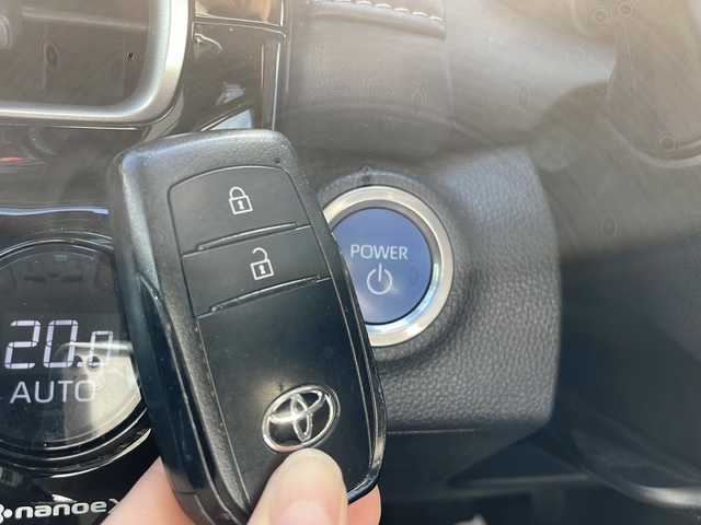 トヨタ アクア Z 沖縄県 2021(令3)年 7.1万km クリアベージュメタリック 純正ディスプレイオーディオ（Bluetooth・TV）/バックカメラ/ETC/シートヒーター/パワーシート/ドライブレコーダー/コーナーセンサー/衝突軽減システム/オートライト/BSM/革巻きステアリング/ステアリングスイッチ/電動格納ミラー/LEDヘッドライト