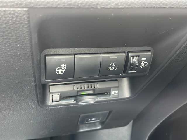 トヨタ アクア Z 沖縄県 2021(令3)年 7.1万km クリアベージュメタリック 純正ディスプレイオーディオ（Bluetooth・TV）/バックカメラ/ETC/シートヒーター/パワーシート/ドライブレコーダー/コーナーセンサー/衝突軽減システム/オートライト/BSM/革巻きステアリング/ステアリングスイッチ/電動格納ミラー/LEDヘッドライト