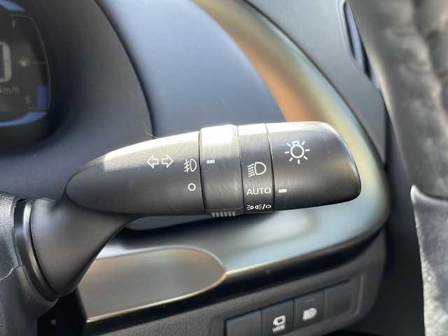 トヨタ アクア Z 沖縄県 2021(令3)年 7.1万km クリアベージュメタリック 純正ディスプレイオーディオ（Bluetooth・TV）/バックカメラ/ETC/シートヒーター/パワーシート/ドライブレコーダー/コーナーセンサー/衝突軽減システム/オートライト/BSM/革巻きステアリング/ステアリングスイッチ/電動格納ミラー/LEDヘッドライト