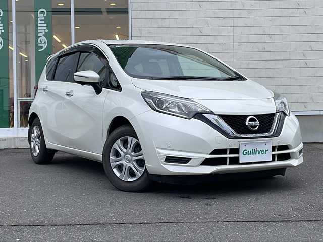 日産 ノート e－パワー X 岩手県 2017(平29)年 13.7万km ブリリアントホワイトパール ワンオーナー/純正SDナビ/AM/FM/CD/DVD/Bluetooth/デジタルインナーミラー/ワンセグTV/純正オーディオ/バックカメラ/アラウンドビューモニター/ETC/ドライブレコーダー/衝突被害軽減ブレーキ/レーンキープアシスト/横滑り防止装置/オートライト/LEDヘッドライト/スマートキー/プッシュスタート/電動格納ミラー/純正14インチAW/純正フロアマット/純正ドアバイザー/保証書/取扱説明書