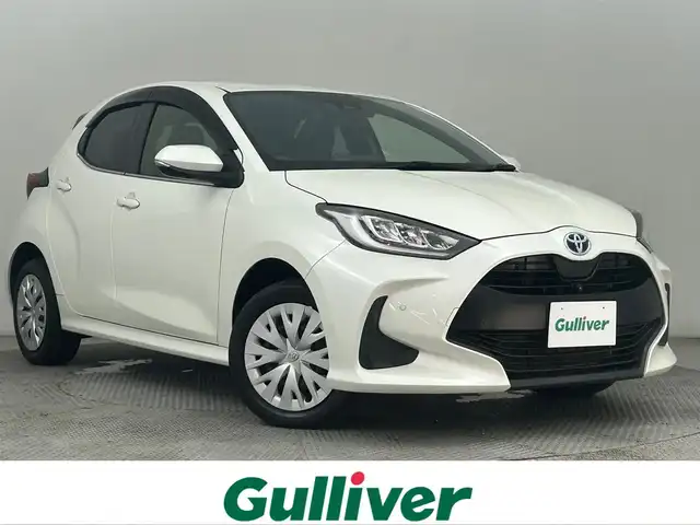 トヨタ ヤリス ハイブリッド Z 道央・札幌 2020(令2)年 4.7万km ホワイトパールクリスタルシャイン ・４WD/・純正ディスプレイオーディオ/　BT/USB/フルセグ/・パノラミックビューモニター/・ビルトインETC2.0/・トヨタセーフティセンス/・プリクラッシュセーフティ/・レーントレーシングアシスト/・ブラインドスポットモニター/・クリアランスソナー/・リヤクロストラフィックアラート/・パーキングサポートブレーキ/・ロードサインアシスト/・オートハイビーム/・レーダークルーズコントロール/・前席シートヒーター/・LEDヘッドライト/・オートライト/・プッシュスタート/・スマートキー/・純正フロアマット/・ドアバイザー