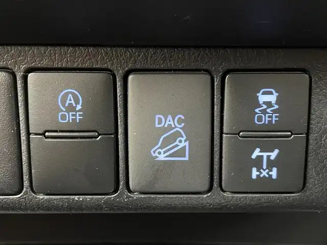 トヨタ ハイラックス Z 大阪府 2021(令3)年 3.5万km スーパーホワイトⅡ 禁煙車/プリクラッシュセーフティ　PCS/　・レーンディパーチャーアラート　LDA/　・レーダークルーズコントロール　ACC/　・ロードサインアシスト　RSA/　・先行車発進告知機能/純正ナビ/　Bluetooth/AM/FM/CD/DVD/AUX/ワンセグ/バックカメラ/LEDオートライト/スマートキー/純正ETC/MTモード付AT/革巻きステアリング/ステアリングスイッチ/電動格納ウィンカーミラー/トノカバー