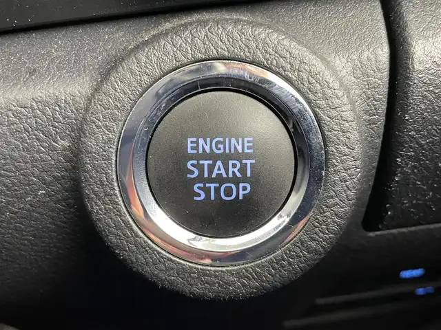 トヨタ ハイラックス Z 大阪府 2021(令3)年 3.5万km スーパーホワイトⅡ 禁煙車/プリクラッシュセーフティ　PCS/　・レーンディパーチャーアラート　LDA/　・レーダークルーズコントロール　ACC/　・ロードサインアシスト　RSA/　・先行車発進告知機能/純正ナビ/　Bluetooth/AM/FM/CD/DVD/AUX/ワンセグ/バックカメラ/LEDオートライト/スマートキー/純正ETC/MTモード付AT/革巻きステアリング/ステアリングスイッチ/電動格納ウィンカーミラー/トノカバー