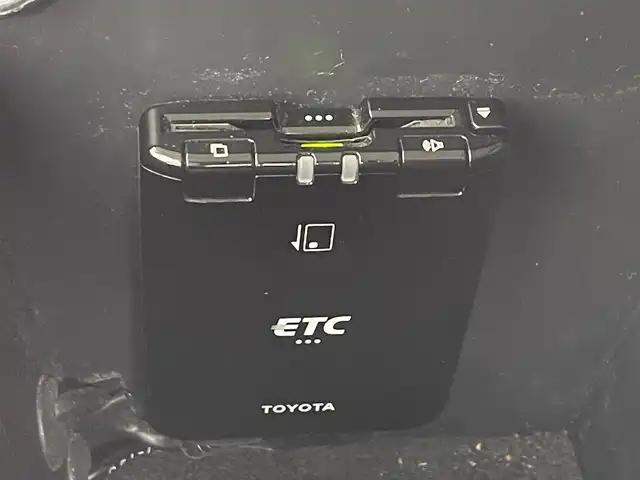 トヨタ ハイラックス Z 大阪府 2021(令3)年 3.5万km スーパーホワイトⅡ 禁煙車/プリクラッシュセーフティ　PCS/　・レーンディパーチャーアラート　LDA/　・レーダークルーズコントロール　ACC/　・ロードサインアシスト　RSA/　・先行車発進告知機能/純正ナビ/　Bluetooth/AM/FM/CD/DVD/AUX/ワンセグ/バックカメラ/LEDオートライト/スマートキー/純正ETC/MTモード付AT/革巻きステアリング/ステアリングスイッチ/電動格納ウィンカーミラー/トノカバー