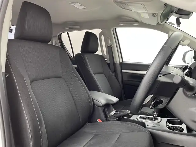 トヨタ ハイラックス Z 大阪府 2021(令3)年 3.5万km スーパーホワイトⅡ 禁煙車/プリクラッシュセーフティ　PCS/　・レーンディパーチャーアラート　LDA/　・レーダークルーズコントロール　ACC/　・ロードサインアシスト　RSA/　・先行車発進告知機能/純正ナビ/　Bluetooth/AM/FM/CD/DVD/AUX/ワンセグ/バックカメラ/LEDオートライト/スマートキー/純正ETC/MTモード付AT/革巻きステアリング/ステアリングスイッチ/電動格納ウィンカーミラー/トノカバー