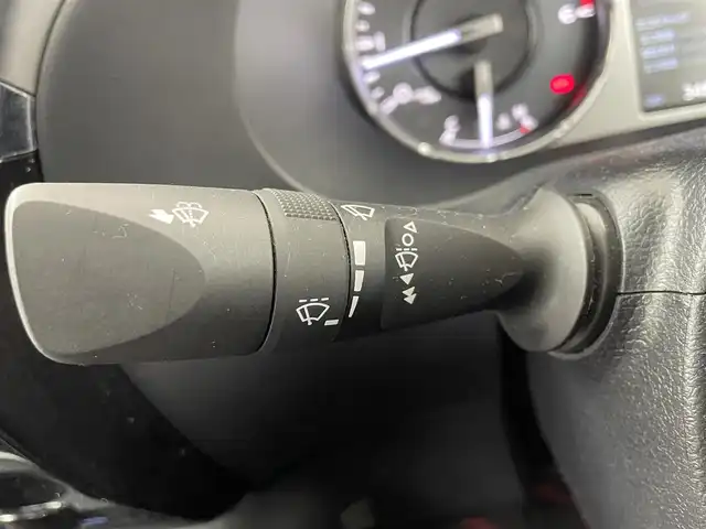 トヨタ ハイラックス Z 大阪府 2021(令3)年 3.5万km スーパーホワイトⅡ 禁煙車/プリクラッシュセーフティ　PCS/　・レーンディパーチャーアラート　LDA/　・レーダークルーズコントロール　ACC/　・ロードサインアシスト　RSA/　・先行車発進告知機能/純正ナビ/　Bluetooth/AM/FM/CD/DVD/AUX/ワンセグ/バックカメラ/LEDオートライト/スマートキー/純正ETC/MTモード付AT/革巻きステアリング/ステアリングスイッチ/電動格納ウィンカーミラー/トノカバー