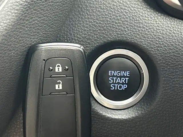 トヨタ カローラ スポーツ G Z 愛知県 2019(令1)年 3.5万km ホワイトパールクリスタルシャイン 禁煙車/純正7インチナビ/（AM/FM/Bluetooth/USB)/バックカメラ/トヨタセーフティセンス/・プリクラッシュセーフティ/・オートマチックハイビーム/・レーダークルーズコントロール/・レーントレーシングアシスト/・クリアランスソナー/・パーキングサポートブレーキ/・ロードサインアシスト/ドライブレコーダー/ETC2.0/アイドリングストップ/スマートキー/プッシュスタート/純正18インチアルミホイール/純正フロアマット