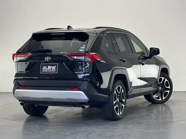 トヨタ ＲＡＶ４ アドベンチャー 長野県 2019(令1)年 3.9万km アティチュードブラックマイカ ・4WD/・純正ナビ/・バックカメラ/・ビルトインETC/・ユピテル前後ドラレコ/・デジタルインナーミラー/・フルセグTV/・Bluetooth/・追従機能付クルコン/・19インチアルミホイール/・衝突被害軽減システム/・横滑り防止機能/・電動パーキングブレーキ/・オートホールド機能/・ダウンヒルアシスト/・オートマチックハイビーム/・ステアリングヒーター/・ステアリングスイッチ/・革巻ステアリング/・前席シートヒーター・シートエアコン/・運転席パワーシート/・スマートキー/・プッシュスタート/・スペアキー/・取扱説明書/・保証書