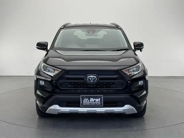 トヨタ ＲＡＶ４ アドベンチャー 長野県 2019(令1)年 3.9万km アティチュードブラックマイカ ・4WD/・純正ナビ/・バックカメラ/・ビルトインETC/・ユピテル前後ドラレコ/・デジタルインナーミラー/・フルセグTV/・Bluetooth/・追従機能付クルコン/・19インチアルミホイール/・衝突被害軽減システム/・横滑り防止機能/・電動パーキングブレーキ/・オートホールド機能/・ダウンヒルアシスト/・オートマチックハイビーム/・ステアリングヒーター/・ステアリングスイッチ/・革巻ステアリング/・前席シートヒーター・シートエアコン/・運転席パワーシート/・スマートキー/・プッシュスタート/・スペアキー/・取扱説明書/・保証書