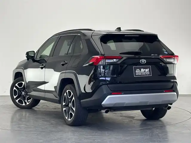 トヨタ ＲＡＶ４ アドベンチャー 長野県 2019(令1)年 3.9万km アティチュードブラックマイカ ・4WD/・純正ナビ/・バックカメラ/・ビルトインETC/・ユピテル前後ドラレコ/・デジタルインナーミラー/・フルセグTV/・Bluetooth/・追従機能付クルコン/・19インチアルミホイール/・衝突被害軽減システム/・横滑り防止機能/・電動パーキングブレーキ/・オートホールド機能/・ダウンヒルアシスト/・オートマチックハイビーム/・ステアリングヒーター/・ステアリングスイッチ/・革巻ステアリング/・前席シートヒーター・シートエアコン/・運転席パワーシート/・スマートキー/・プッシュスタート/・スペアキー/・取扱説明書/・保証書