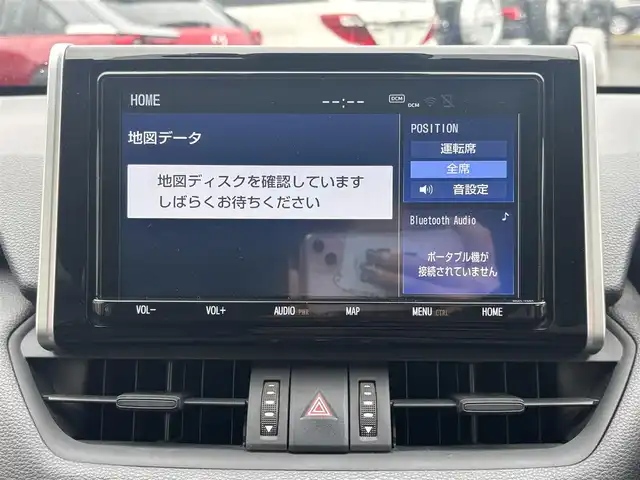 トヨタ ＲＡＶ４ アドベンチャー 長野県 2019(令1)年 3.9万km アティチュードブラックマイカ ・4WD/・純正ナビ/・バックカメラ/・ビルトインETC/・ユピテル前後ドラレコ/・デジタルインナーミラー/・フルセグTV/・Bluetooth/・追従機能付クルコン/・19インチアルミホイール/・衝突被害軽減システム/・横滑り防止機能/・電動パーキングブレーキ/・オートホールド機能/・ダウンヒルアシスト/・オートマチックハイビーム/・ステアリングヒーター/・ステアリングスイッチ/・革巻ステアリング/・前席シートヒーター・シートエアコン/・運転席パワーシート/・スマートキー/・プッシュスタート/・スペアキー/・取扱説明書/・保証書