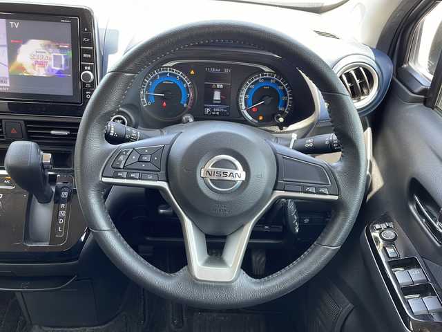 日産 デイズ ハイウェイスターX 新潟県 2020(令2)年 6.5万km チタニウムグレーメタリック 純正オプションナビ/（DTV/DVD/Bluetooth）/衝突軽減/レーンキープアシスト/全周囲カメラ/コーナーセンサー/ETC/アイドリングストップ/フロアマット/ヘッドライトレベライザー/LEDヘッドライト/フォグランプ/ウィンカーミラー/ドアバイザー/スペアキー