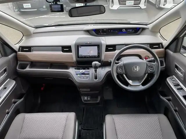 ホンダ フリード G ホンダセンシング 東京都 2021(令3)年 3.4万km プラチナホワイトパール ホンダセンシング/・CMBS/・歩行者事故低減ステアリング/・ACC/・LKAS/・誤発信抑制機能/両側パワースライドドア/ナビ装着スペシャルパッケージ/・ホンダGathersナビ/・CD/DVD/BT/FM/AM/TV/・ステアリングスイッチ/・ワイドリアカメラ/・地デジTV/・USB端子/LEDオートヘッドランプ/コーナーセンサー/プッシュスタート