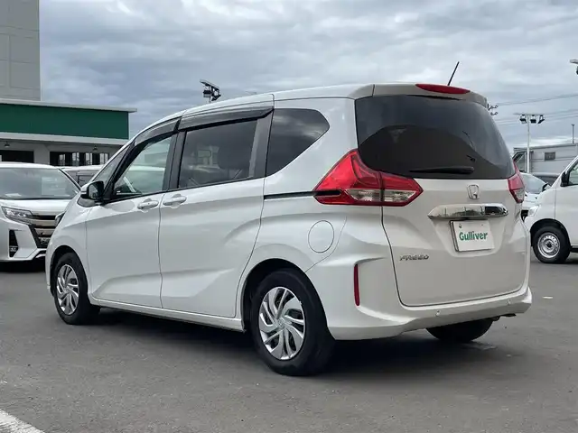 ホンダ フリード G ホンダセンシング 東京都 2021(令3)年 3.4万km プラチナホワイトパール ホンダセンシング/・CMBS/・歩行者事故低減ステアリング/・ACC/・LKAS/・誤発信抑制機能/両側パワースライドドア/ナビ装着スペシャルパッケージ/・ホンダGathersナビ/・CD/DVD/BT/FM/AM/TV/・ステアリングスイッチ/・ワイドリアカメラ/・地デジTV/・USB端子/LEDオートヘッドランプ/コーナーセンサー/プッシュスタート