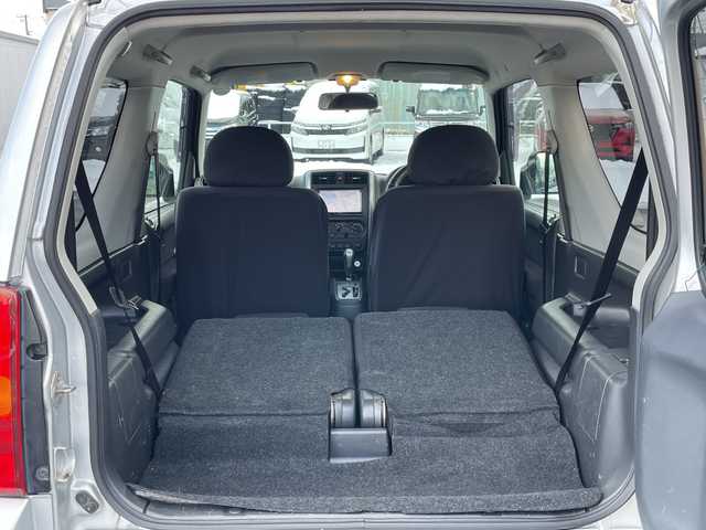 マツダ ＡＺ オフロード XC 道央・札幌 2011(平23)年 9.9万km シルキーシルバーメタリック ４WD/社外メモリーナビ/CD/DVD/BT/フルセグ/ETC/トランスファー切替/シートカバー/リモコンキー/ハロゲンヘッドライト/フォグランプ/電動格納ミラー/ドアバイザー/社外AW付夏タイヤ積込/175/80/R16/2019年/山3mm