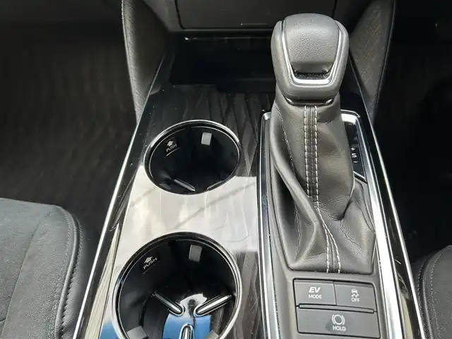 トヨタ クラウン ハイブリッド G 愛知県 2018(平30)年 3.8万km ホワイトパールクリスタルシャイン ワンオーナー/メーカーナビ/（CD/DVD/BT/USB/SD/Miracast）/フルセグTV/全方位カメラ/トヨタセーフティセンス/BSM/パーキングアシスト/前席パワーシート/前席シートヒーター/ハンドルヒーター/ETC2.0/ドライブレコーダー/リアサンシェード/パドルシフト/純正ドアバイザー/純正フロアマット/LEDヘッドライト