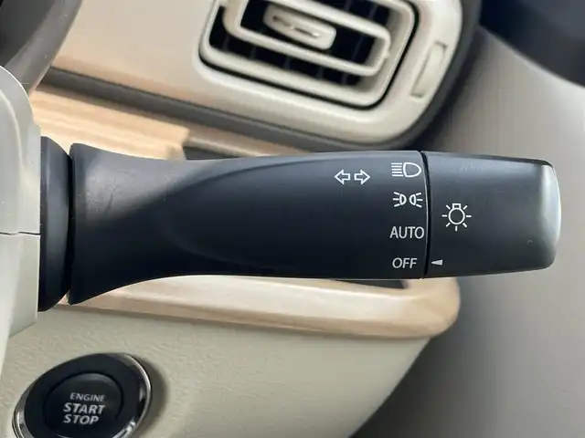 スズキ ラパン S 滋賀県 2018(平30)年 3.3万km シフォンアイボリーメタリック 純正メモリナビ/・AM/FM/・CD/DVD/・USB/SD/iPod/・Bluetooth/・フルセグTV/バックカメラ/ETC/ドライブレコーダー/シートヒーター/衝突軽減ブレーキ/LEDヘッドライト/オートライト/スタッドレスタイヤ積み込み