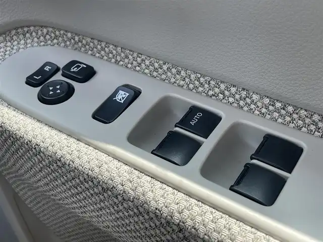 スズキ ラパン S 滋賀県 2018(平30)年 3.3万km シフォンアイボリーメタリック 純正メモリナビ/・AM/FM/・CD/DVD/・USB/SD/iPod/・Bluetooth/・フルセグTV/バックカメラ/ETC/ドライブレコーダー/シートヒーター/衝突軽減ブレーキ/LEDヘッドライト/オートライト/スタッドレスタイヤ積み込み