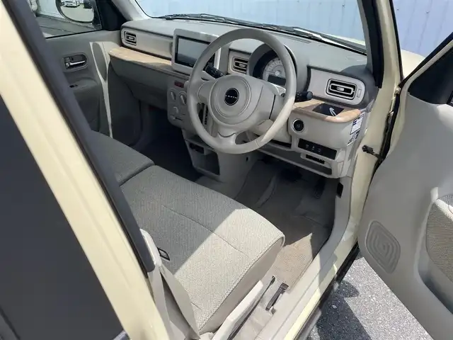 スズキ ラパン S 滋賀県 2018(平30)年 3.3万km シフォンアイボリーメタリック 純正メモリナビ/・AM/FM/・CD/DVD/・USB/SD/iPod/・Bluetooth/・フルセグTV/バックカメラ/ETC/ドライブレコーダー/シートヒーター/衝突軽減ブレーキ/LEDヘッドライト/オートライト/スタッドレスタイヤ積み込み