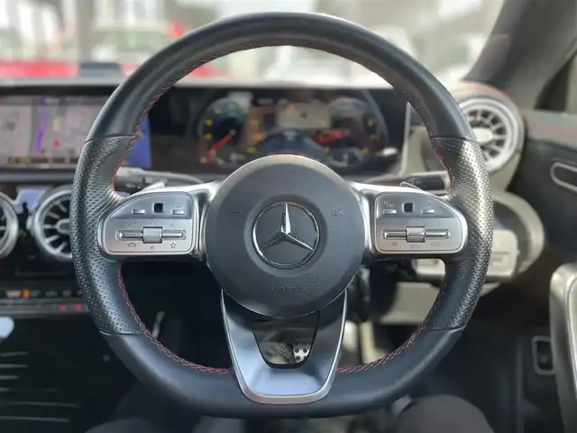 メルセデス・ベンツ ＣＬＡ１８０ Sブレイク AMGライン 千葉県 2020(令2)年 2.1万km デジタルホワイト パノラミックスライディングルーフ/ヘッドアップディスプレイ/ワイヤレス充電/純正HDDナビ/バックカメラ/地デジTV/パワーバックドア/パワーシート/シートヒーター/純正１８インチAW