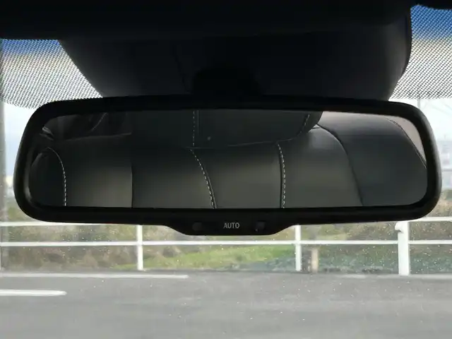 トヨタ ハリアー プレミアム 佐賀県 2014(平26)年 11.9万km スパークリングブラックパールクリスタルシャイン ワンオーナー/純正9インチSDナビゲーション/・フルセグTV/CD/DVD/SD/Bluetooth/フリップダウンモニター/バックカメラ/ビルトインETC/パワーバックドア/ハーフレザーシート/D席パワーシート/ISOFIX対応/革巻きステアリング/ステアリングリモコン/純正18インチアルミホイール/純正LEDヘッドライト/・オートマチックハイビーム/純正LEDフォグランプ/純正フロアマット/純正ドアバイザ―/新車保証書/取扱説明書/スペアキー１本/トヨタセーフティセンスC/・レーダークルーズコントロール/・レーンディパーチャーアラート/・プリクラッシュセーフティ/・クリアランスソナー