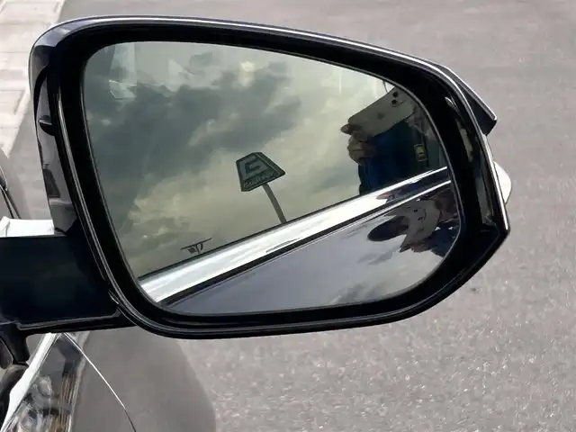 トヨタ ハリアー プレミアム 佐賀県 2014(平26)年 11.9万km スパークリングブラックパールクリスタルシャイン ワンオーナー/純正9インチSDナビゲーション/・フルセグTV/CD/DVD/SD/Bluetooth/フリップダウンモニター/バックカメラ/ビルトインETC/パワーバックドア/ハーフレザーシート/D席パワーシート/ISOFIX対応/革巻きステアリング/ステアリングリモコン/純正18インチアルミホイール/純正LEDヘッドライト/・オートマチックハイビーム/純正LEDフォグランプ/純正フロアマット/純正ドアバイザ―/新車保証書/取扱説明書/スペアキー１本/トヨタセーフティセンスC/・レーダークルーズコントロール/・レーンディパーチャーアラート/・プリクラッシュセーフティ/・クリアランスソナー