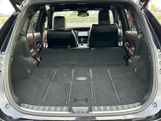 トヨタ ハリアー プレミアム 佐賀県 2014(平26)年 11.9万km スパークリングブラックパールクリスタルシャイン ワンオーナー/純正9インチSDナビゲーション/・フルセグTV/CD/DVD/SD/Bluetooth/フリップダウンモニター/バックカメラ/ビルトインETC/パワーバックドア/ハーフレザーシート/D席パワーシート/ISOFIX対応/革巻きステアリング/ステアリングリモコン/純正18インチアルミホイール/純正LEDヘッドライト/・オートマチックハイビーム/純正LEDフォグランプ/純正フロアマット/純正ドアバイザ―/新車保証書/取扱説明書/スペアキー１本/トヨタセーフティセンスC/・レーダークルーズコントロール/・レーンディパーチャーアラート/・プリクラッシュセーフティ/・クリアランスソナー