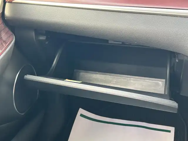 トヨタ ハリアー プレミアム 佐賀県 2014(平26)年 11.9万km スパークリングブラックパールクリスタルシャイン ワンオーナー/純正9インチSDナビゲーション/・フルセグTV/CD/DVD/SD/Bluetooth/フリップダウンモニター/バックカメラ/ビルトインETC/パワーバックドア/ハーフレザーシート/D席パワーシート/ISOFIX対応/革巻きステアリング/ステアリングリモコン/純正18インチアルミホイール/純正LEDヘッドライト/・オートマチックハイビーム/純正LEDフォグランプ/純正フロアマット/純正ドアバイザ―/新車保証書/取扱説明書/スペアキー１本/トヨタセーフティセンスC/・レーダークルーズコントロール/・レーンディパーチャーアラート/・プリクラッシュセーフティ/・クリアランスソナー