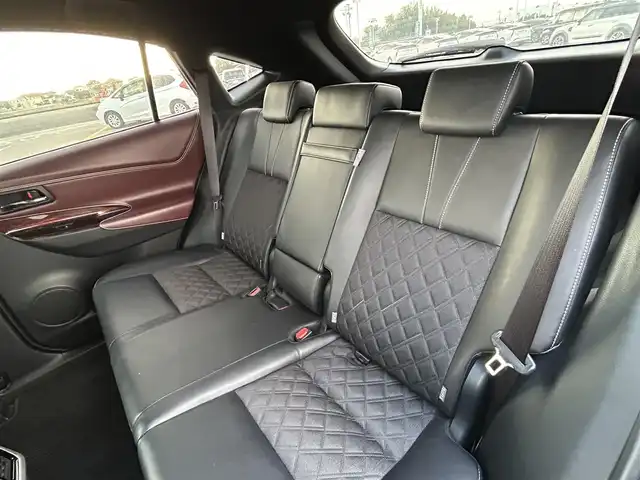 トヨタ ハリアー プレミアム 佐賀県 2014(平26)年 11.9万km スパークリングブラックパールクリスタルシャイン ワンオーナー/純正9インチSDナビゲーション/・フルセグTV/CD/DVD/SD/Bluetooth/フリップダウンモニター/バックカメラ/ビルトインETC/パワーバックドア/ハーフレザーシート/D席パワーシート/ISOFIX対応/革巻きステアリング/ステアリングリモコン/純正18インチアルミホイール/純正LEDヘッドライト/・オートマチックハイビーム/純正LEDフォグランプ/純正フロアマット/純正ドアバイザ―/新車保証書/取扱説明書/スペアキー１本/トヨタセーフティセンスC/・レーダークルーズコントロール/・レーンディパーチャーアラート/・プリクラッシュセーフティ/・クリアランスソナー