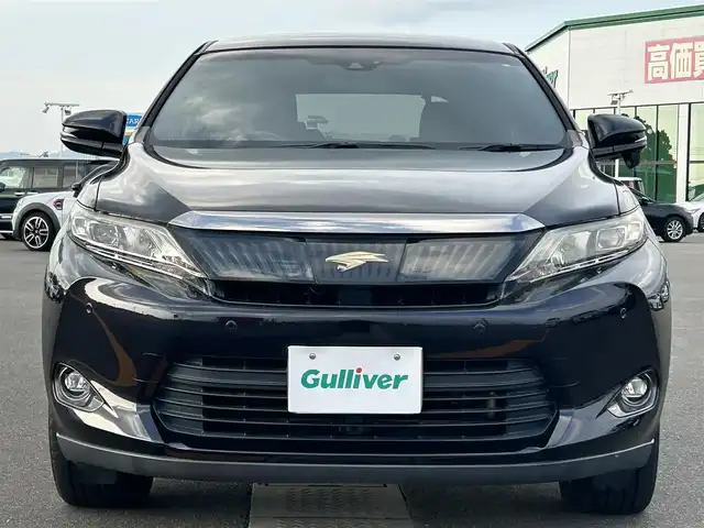 トヨタ ハリアー プレミアム 佐賀県 2014(平26)年 11.9万km スパークリングブラックパールクリスタルシャイン ワンオーナー/純正9インチSDナビゲーション/・フルセグTV/CD/DVD/SD/Bluetooth/フリップダウンモニター/バックカメラ/ビルトインETC/パワーバックドア/ハーフレザーシート/D席パワーシート/ISOFIX対応/革巻きステアリング/ステアリングリモコン/純正18インチアルミホイール/純正LEDヘッドライト/・オートマチックハイビーム/純正LEDフォグランプ/純正フロアマット/純正ドアバイザ―/新車保証書/取扱説明書/スペアキー１本/トヨタセーフティセンスC/・レーダークルーズコントロール/・レーンディパーチャーアラート/・プリクラッシュセーフティ/・クリアランスソナー