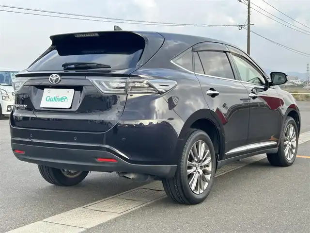 トヨタ ハリアー プレミアム 佐賀県 2014(平26)年 11.9万km スパークリングブラックパールクリスタルシャイン ワンオーナー/純正9インチSDナビゲーション/・フルセグTV/CD/DVD/SD/Bluetooth/フリップダウンモニター/バックカメラ/ビルトインETC/パワーバックドア/ハーフレザーシート/D席パワーシート/ISOFIX対応/革巻きステアリング/ステアリングリモコン/純正18インチアルミホイール/純正LEDヘッドライト/・オートマチックハイビーム/純正LEDフォグランプ/純正フロアマット/純正ドアバイザ―/新車保証書/取扱説明書/スペアキー１本/トヨタセーフティセンスC/・レーダークルーズコントロール/・レーンディパーチャーアラート/・プリクラッシュセーフティ/・クリアランスソナー