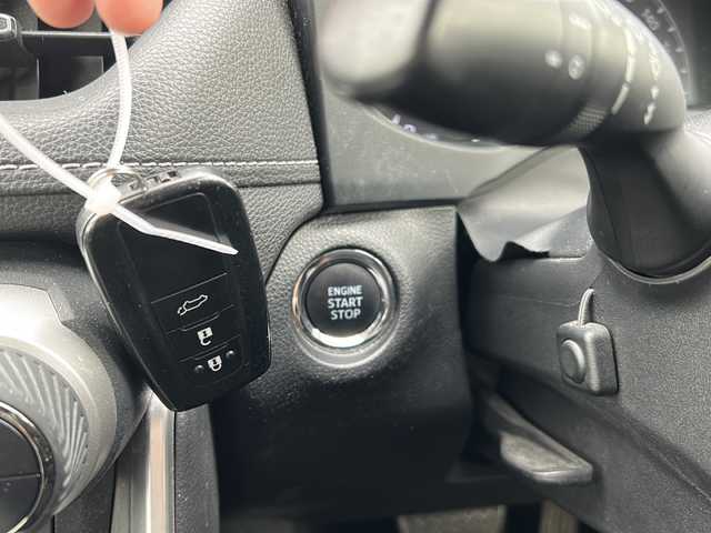 トヨタ ＲＡＶ４ G 新潟県 2020(令2)年 8.2万km アティチュードブラックマイカ 純正（ナビ・BT・ETC）/フルセグTV/黒皮シート/バックシート/パワーシート/シートヒーター/パワーリアゲート/ドライブレコーダー/プッシュスタート/車線逸脱警報/ステアリングヒーター/パーキングサポートブレーキ