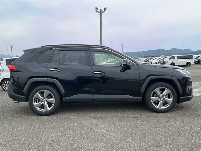 トヨタ ＲＡＶ４ G 新潟県 2020(令2)年 8.2万km アティチュードブラックマイカ 純正（ナビ・BT・ETC）/フルセグTV/黒皮シート/バックシート/パワーシート/シートヒーター/パワーリアゲート/ドライブレコーダー/プッシュスタート/車線逸脱警報/ステアリングヒーター/パーキングサポートブレーキ