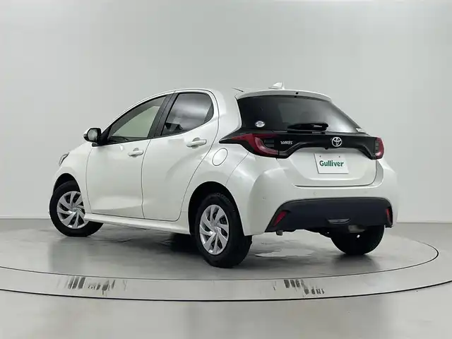 トヨタ ヤリス G 埼玉県 2021(令3)年 6.7万km ホワイトパールクリスタルシャイン 純正ナビ/　バックカメラ/Bluetooth/前後コーナーセンサー/アイドリングストップ/プッシュスタート/スマートキー