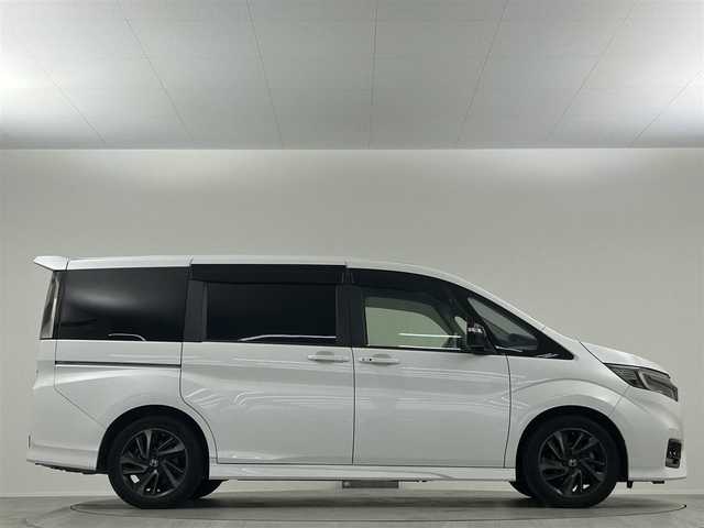 ホンダ ステップワゴン スパーダクールスピリット HセンシングBスタイル 埼玉県 2019(平31)年 5.3万km プラチナホワイトパール １０型ナビ　フルセグ　ＢＴ　ＤＶＤ　フリップダウンモニター　アダプティブクルーズコントロール　前席シートヒーター　ハーフレザーシート　ビルトインＥＴＣ　両側パワースライドドア　フロアマット　バイザー
