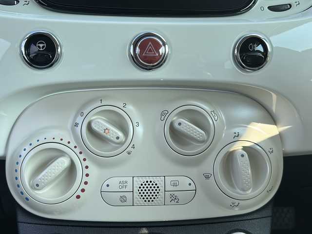 フィアット ５００ 1．2 ポップ 佐賀県 2018(平30)年 7.8万km ボサノバホワイト ETC/Bluetooth/AUX/USB入力端子/フロアマット純正/エアバックW＋サイド/横滑り防止装置/盗難防止装置/ステアリングスイッチ/革巻きステアリング/パワーステアリング/パワーウィンドウ/保証書/取扱説明書／記録簿