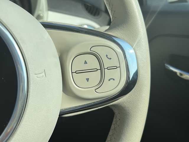 フィアット ５００ 1．2 ポップ 佐賀県 2018(平30)年 7.8万km ボサノバホワイト ETC/Bluetooth/AUX/USB入力端子/フロアマット純正/エアバックW＋サイド/横滑り防止装置/盗難防止装置/ステアリングスイッチ/革巻きステアリング/パワーステアリング/パワーウィンドウ/保証書/取扱説明書／記録簿