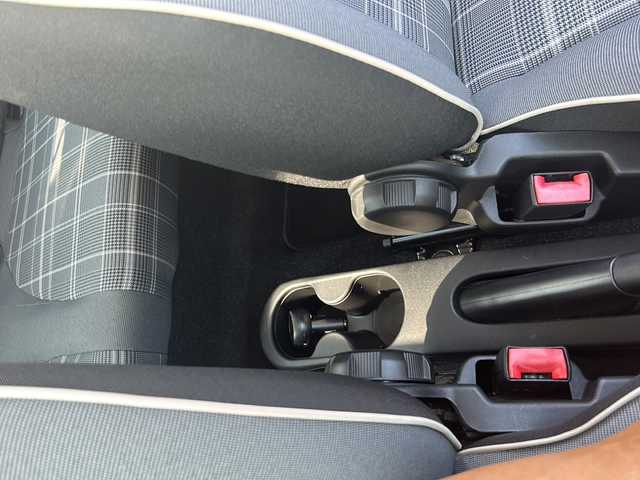フィアット ５００ 1．2 ポップ 佐賀県 2018(平30)年 7.8万km ボサノバホワイト ETC/Bluetooth/AUX/USB入力端子/フロアマット純正/エアバックW＋サイド/横滑り防止装置/盗難防止装置/ステアリングスイッチ/革巻きステアリング/パワーステアリング/パワーウィンドウ/保証書/取扱説明書／記録簿