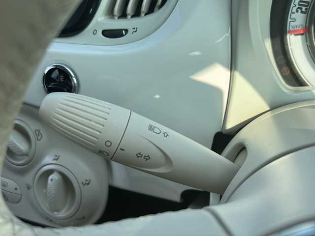 フィアット ５００ 1．2 ポップ 佐賀県 2018(平30)年 7.8万km ボサノバホワイト ETC/Bluetooth/AUX/USB入力端子/フロアマット純正/エアバックW＋サイド/横滑り防止装置/盗難防止装置/ステアリングスイッチ/革巻きステアリング/パワーステアリング/パワーウィンドウ/保証書/取扱説明書／記録簿