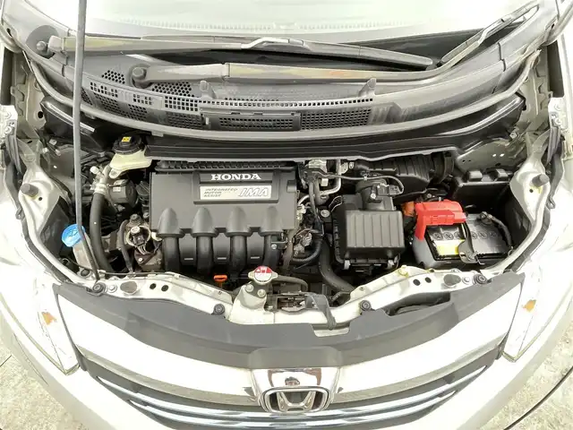ホンダ フリード ハイブリット 千葉県 2014(平26)年 7.7万km スーパープラチナメタリック 純正メモリーナビ/左側パワースライドドア/キセノンヘッドライト/キーレス/フロアマット/ETC